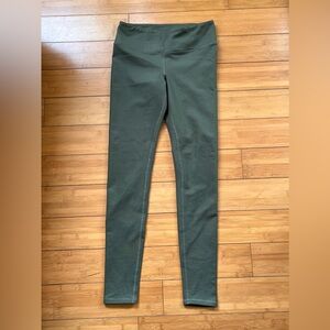 Alo Yoga leggings olive green XS